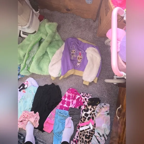 HUGE GIRLS LOT BUNDLE MIX SEASONS SIZE 6/7