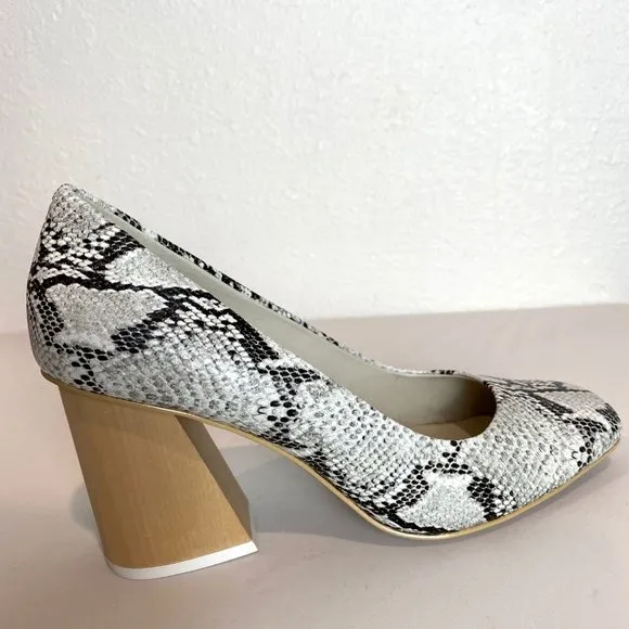 Imagine Vince Camuto Quinna Capri Snake Pump NEW