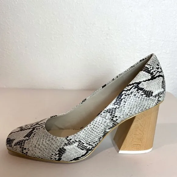 Imagine Vince Camuto Quinna Capri Snake Pump NEW