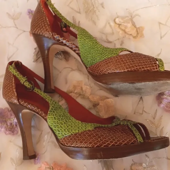 Isabella Fiore Women's Brown and Green Open-Toe Heels