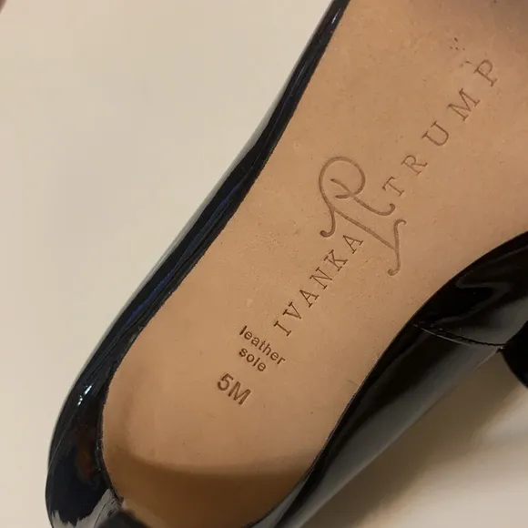 IVANKA TRUMP 5M PEEP TOE BLK  HEELS PATENT LEATHER