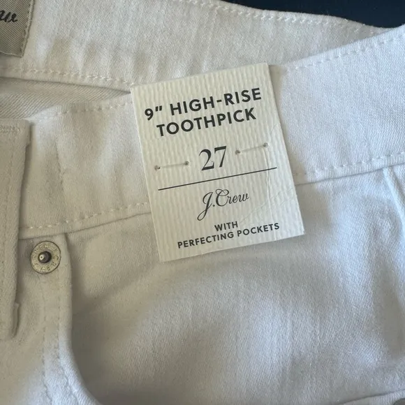 J. CREW toothpick 9 in rise white jeans w/ “perfecting pockets“ some stretch!🤍
