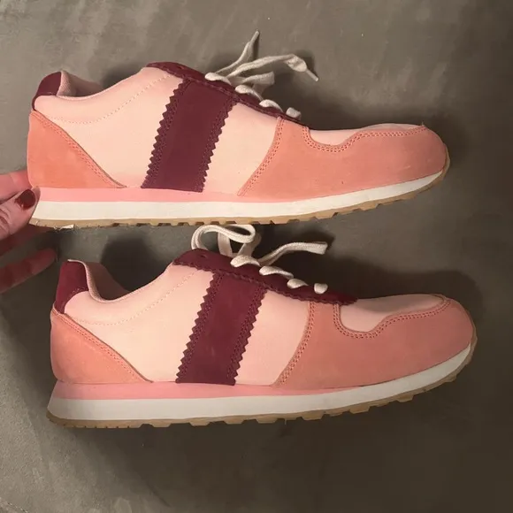 J. Crew Women’s Sneakers 💓❤️🤎