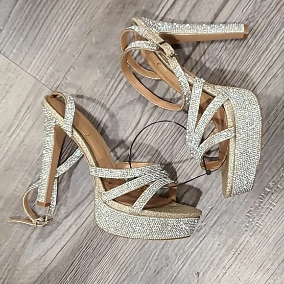 Jessica Simpson Balina Champagne Heels Size 8.5