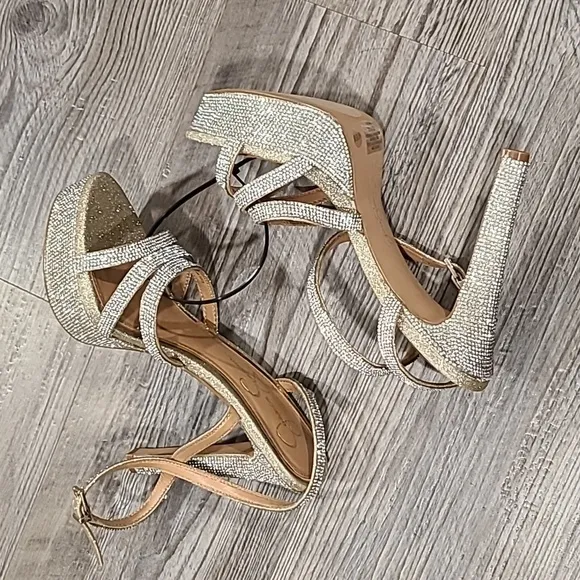 Jessica Simpson Balina Champagne Heels Size 8.5