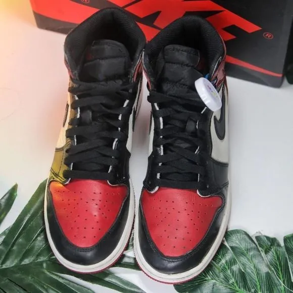 Jordan 1 Black Red White size 7y/8.5W/40EU