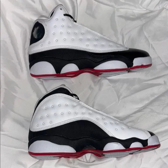 Jordan 13 Retro Gs Black and White Sneakers