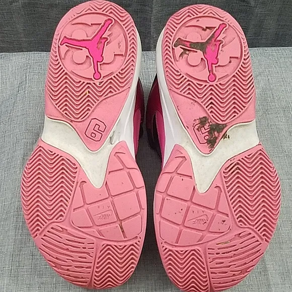 Jordan Max aura 3 dc 1999-062 girls black pink basketball shoes size 5.5Y