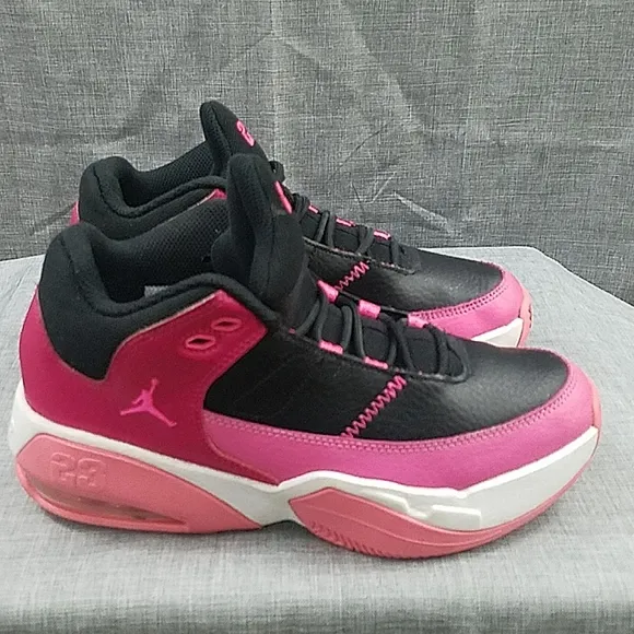 Jordan Max aura 3 dc 1999-062 girls black pink basketball shoes size 5.5Y