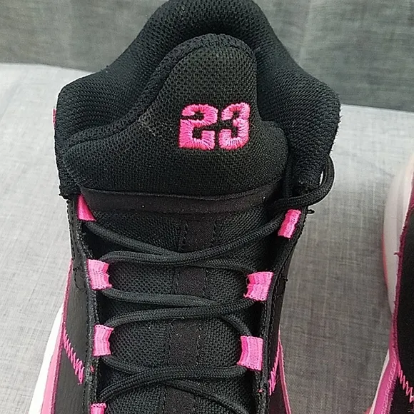Jordan Max aura 3 dc 1999-062 girls black pink basketball shoes size 5.5Y