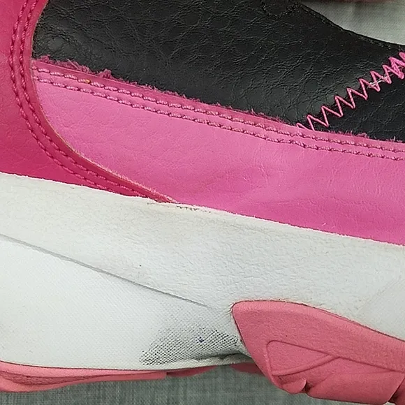 Jordan Max aura 3 dc 1999-062 girls black pink basketball shoes size 5.5Y