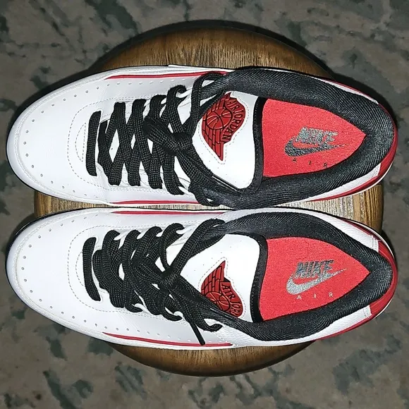 Jordan Retro 2 Low&quot;Chicago&quot;/ 10.5M/Men's White and Black Sneakers