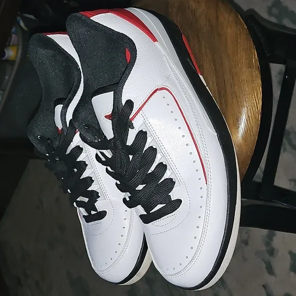 Jordan Retro 2 Low&quot;Chicago&quot;/ 10.5M/Men's White and Black Sneakers