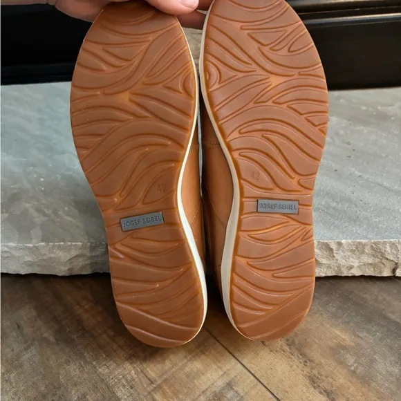 Josef Seibel Women’s Size 42 US 11 Caren 01 Camel Brown Leather Lace Up Sneakers