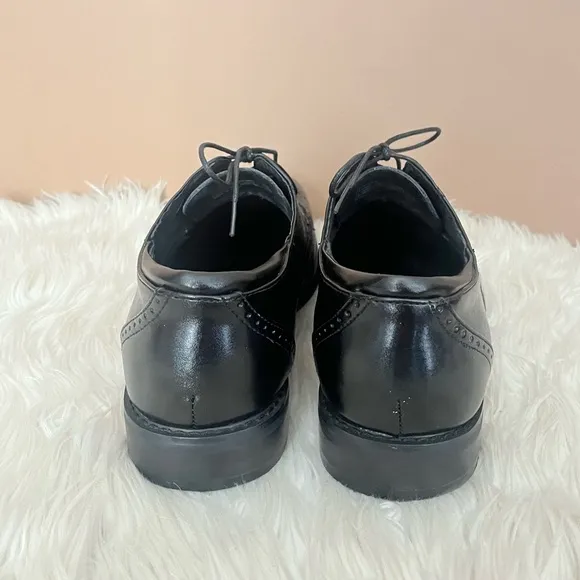 {Joseph Abboud} Wingtip Oxford Leather Shoes in Black - Mens 10.5 D