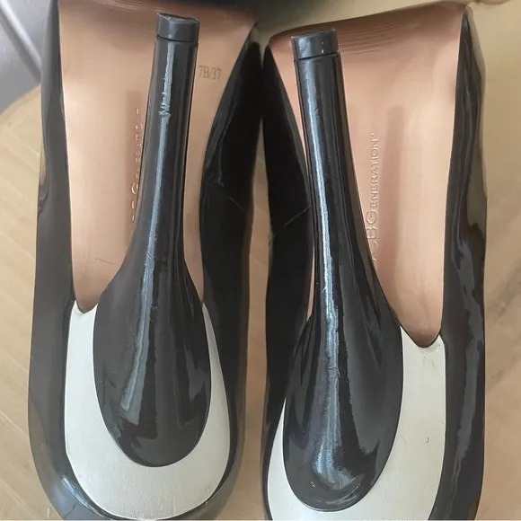 JUST IN Black White Stripe 5” Heel Shoes BCBG Platform Open Peep Toe Women 7.5