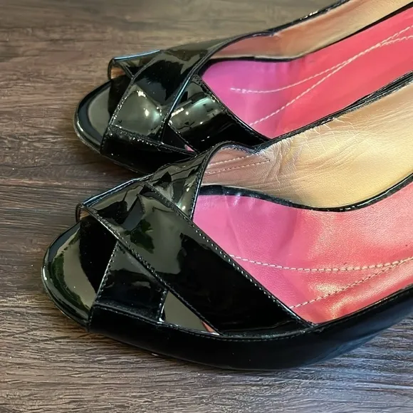 Kate spade black patent leather crisscross open toe heel pumps shoes