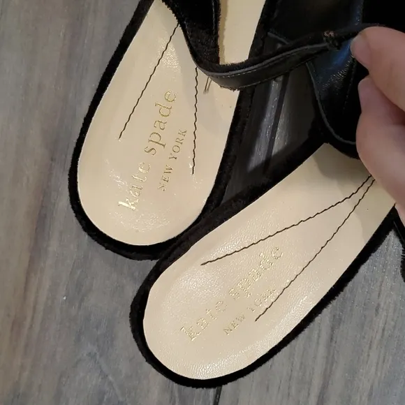 Kate Spade NY&quot;Like New&quot; Y2K velvet heels shoes open toe sandals sz 7.5 M