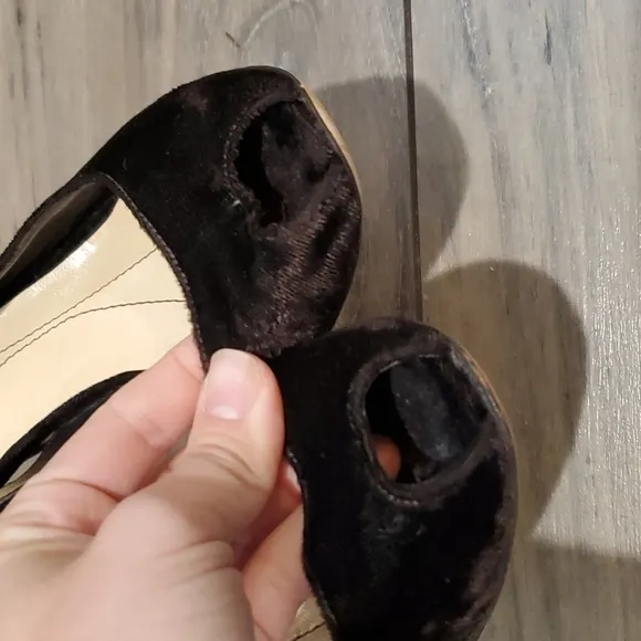 Kate Spade NY&quot;Like New&quot; Y2K velvet heels shoes open toe sandals sz 7.5 M