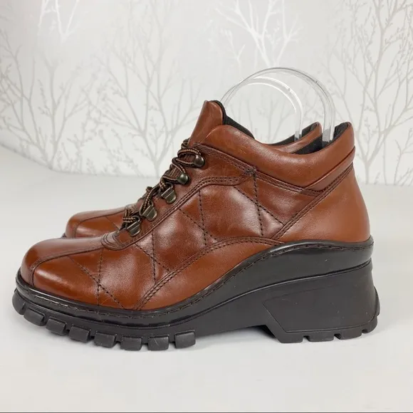KENNETH COLE REACTION Y2K Brown Leather Chunky Lug Sole Shoes 7M Boots