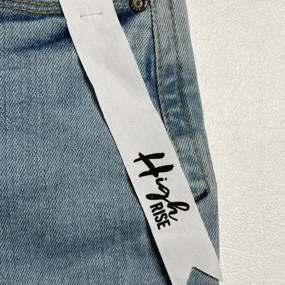 Kensie| NWT High Rise Raw Hem Skinny Jeans