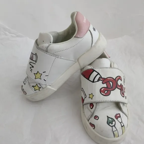 Kids Dolce and Gabbana sneakers size 25 back to school