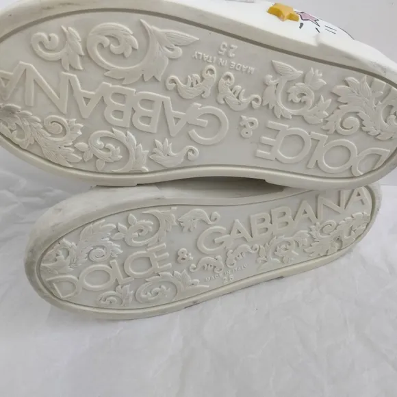 Kids Dolce and Gabbana sneakers size 25 back to school