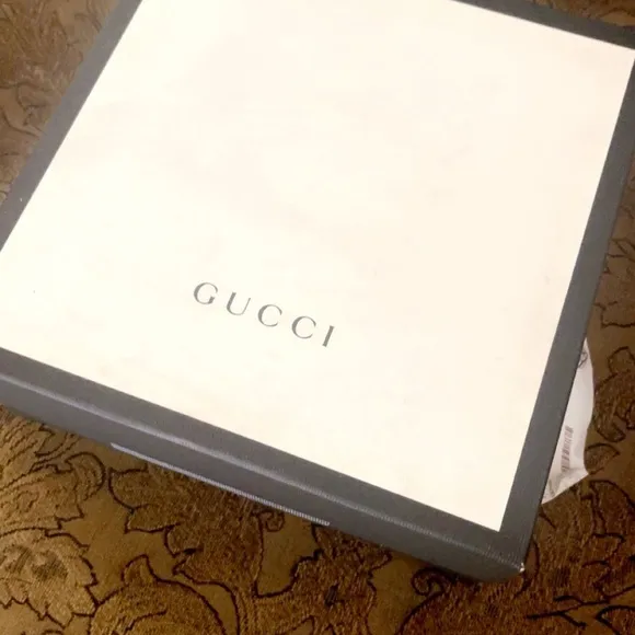 Kids Gucci shoes in original in original dust bag and box