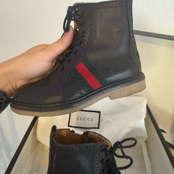 Kids Gucci shoes in original in original dust bag and box