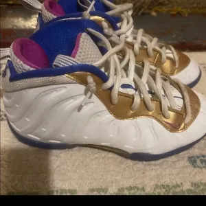 KIDS Nike Posite one shoes