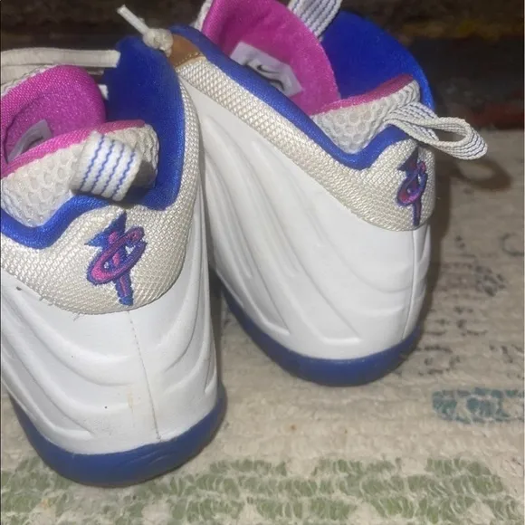 KIDS Nike Posite one shoes
