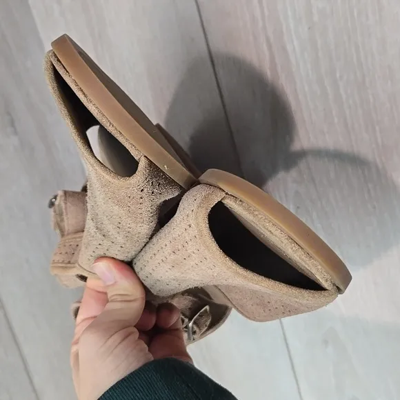 Koolaburra by Ugg Australia Women Ashlyn Leather Open Toe Heels Sandals shoes 9