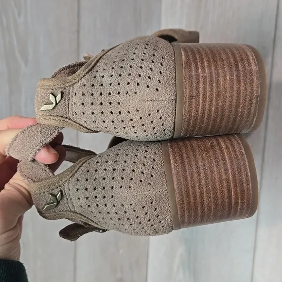 Koolaburra by Ugg Australia Women Ashlyn Leather Open Toe Heels Sandals shoes 9
