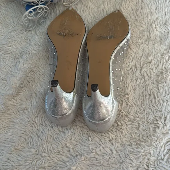 Lady Couture Silk Silver Embellished Kitten Heels size 39