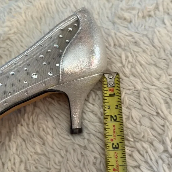 Lady Couture Silk Silver Embellished Kitten Heels size 39