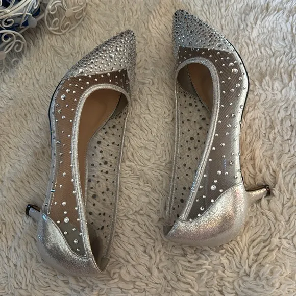 Lady Couture Silk Silver Embellished Kitten Heels size 39