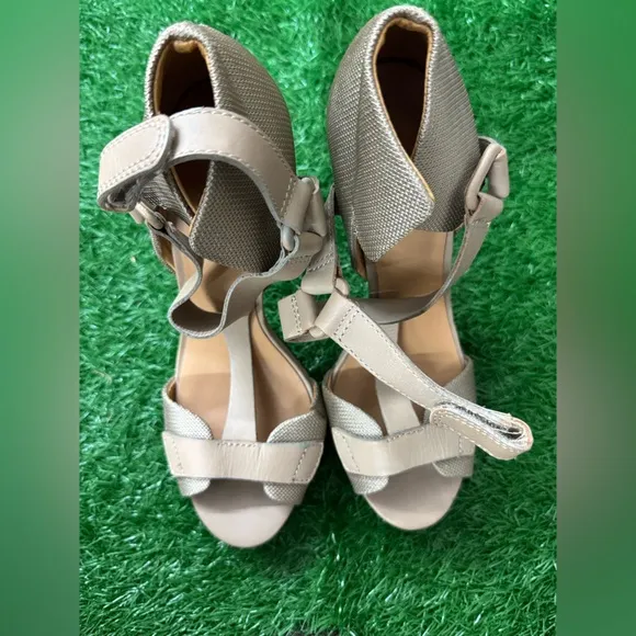 L.A.M.B Elegant Tan High Heels Size 9.5 M
