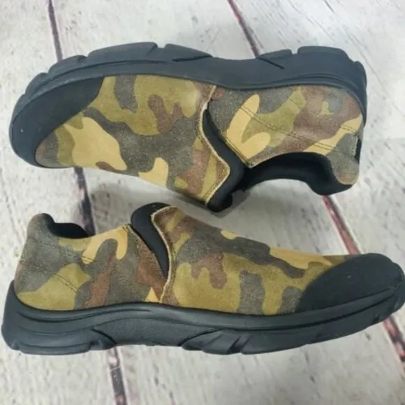 Land's End Youth Size 4 Camouflage Suede All Weather Moc Shoes