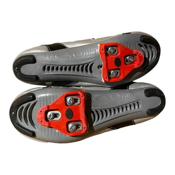 LG Louis Graneau Mount Royal ERGO Air Road Cycling Shoe Size 7 Silver Red