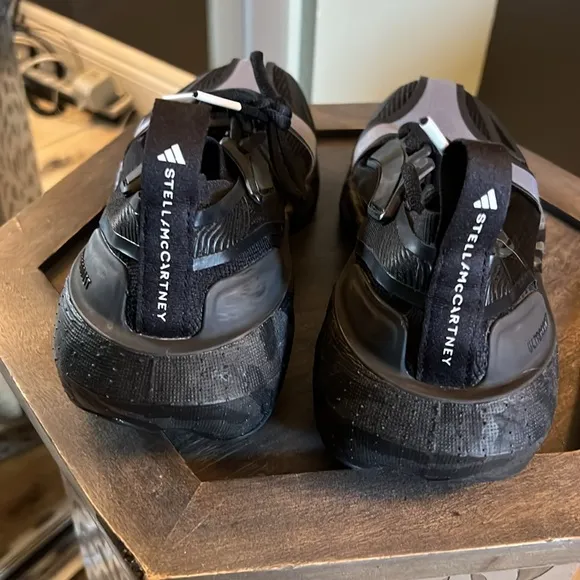 Like new, Stella McCartney w/ Adidas, Women’s Ultraboost 23 Black Silver Sz 6