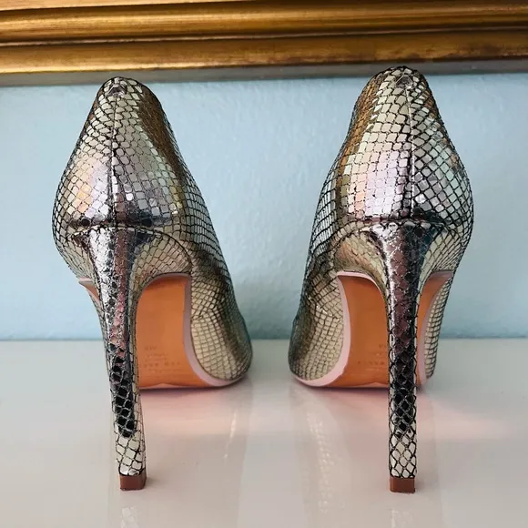 Like New Ted Baker Elegant Gold metallic Leather Heels with large rhinestones.