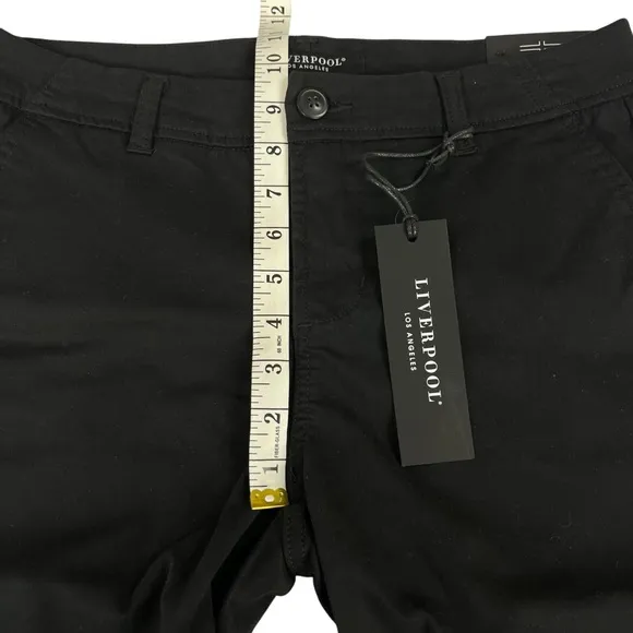 Liverpool Los Angeles Strech Bermuda Womens Black Shorts Size 4/27‎ - NWT