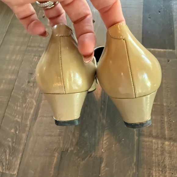 Louis Vuitton nude patent leather pointed toe heels size 37.5