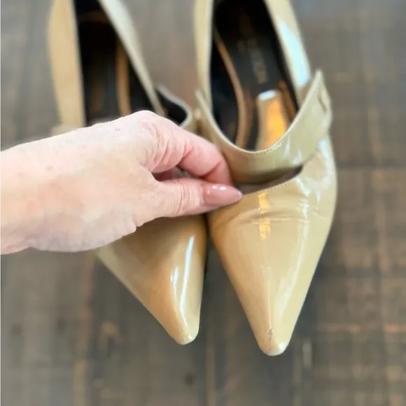 Louis Vuitton nude patent leather pointed toe heels size 37.5