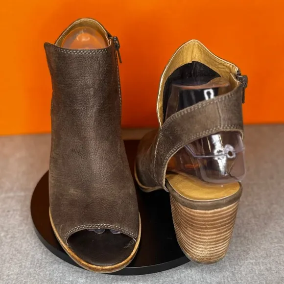 Lucky Brand Jubai Peep Ankle Leather Heels Boots Brown Open Toe Size 8.5