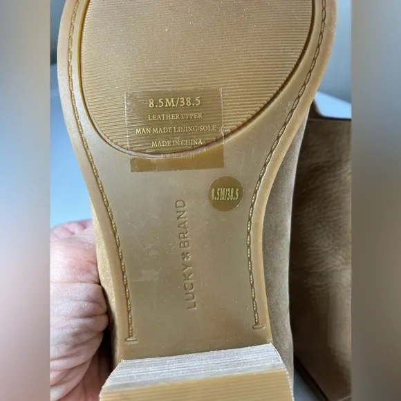Lucky Brand Mules Size 8.5 Soft Leather Stacked Heel Open Toe *New Small Flaw*
