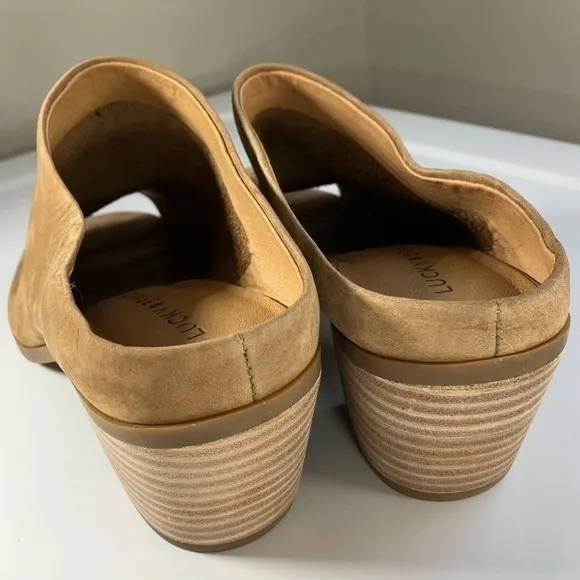 Lucky Brand Mules Size 8.5 Soft Leather Stacked Heel Open Toe *New Small Flaw*