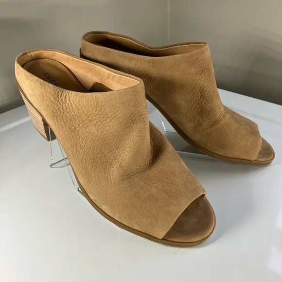 Lucky Brand Mules Size 8.5 Soft Leather Stacked Heel Open Toe *New Small Flaw*