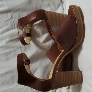 Lucky brand nylda peep toe stacked heel brown leather sandal shoes