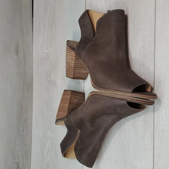 Lucky Brand Womens Jubai Peep Ankle Leather Heels Boots open toe shoes sz 10M